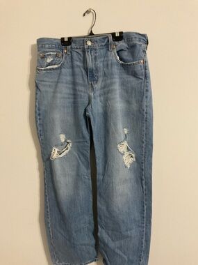 Levi's  distressed Light Blue Denim Jeans  low pro distressed 32